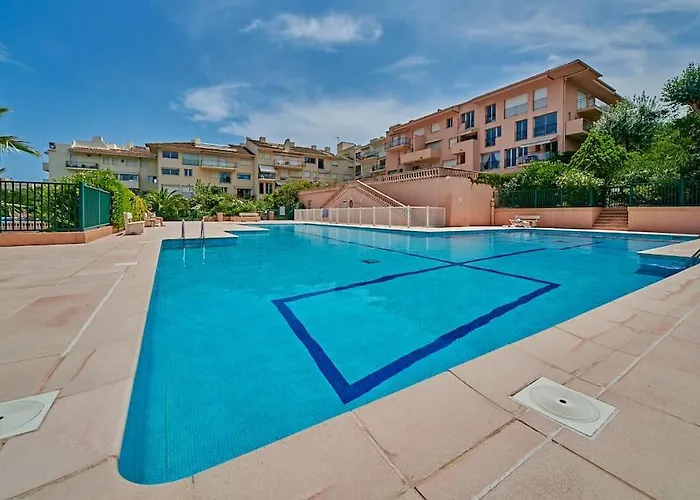 Apartment L'amourette - 4 Personnes - Piscine Parking Saint-Tropez